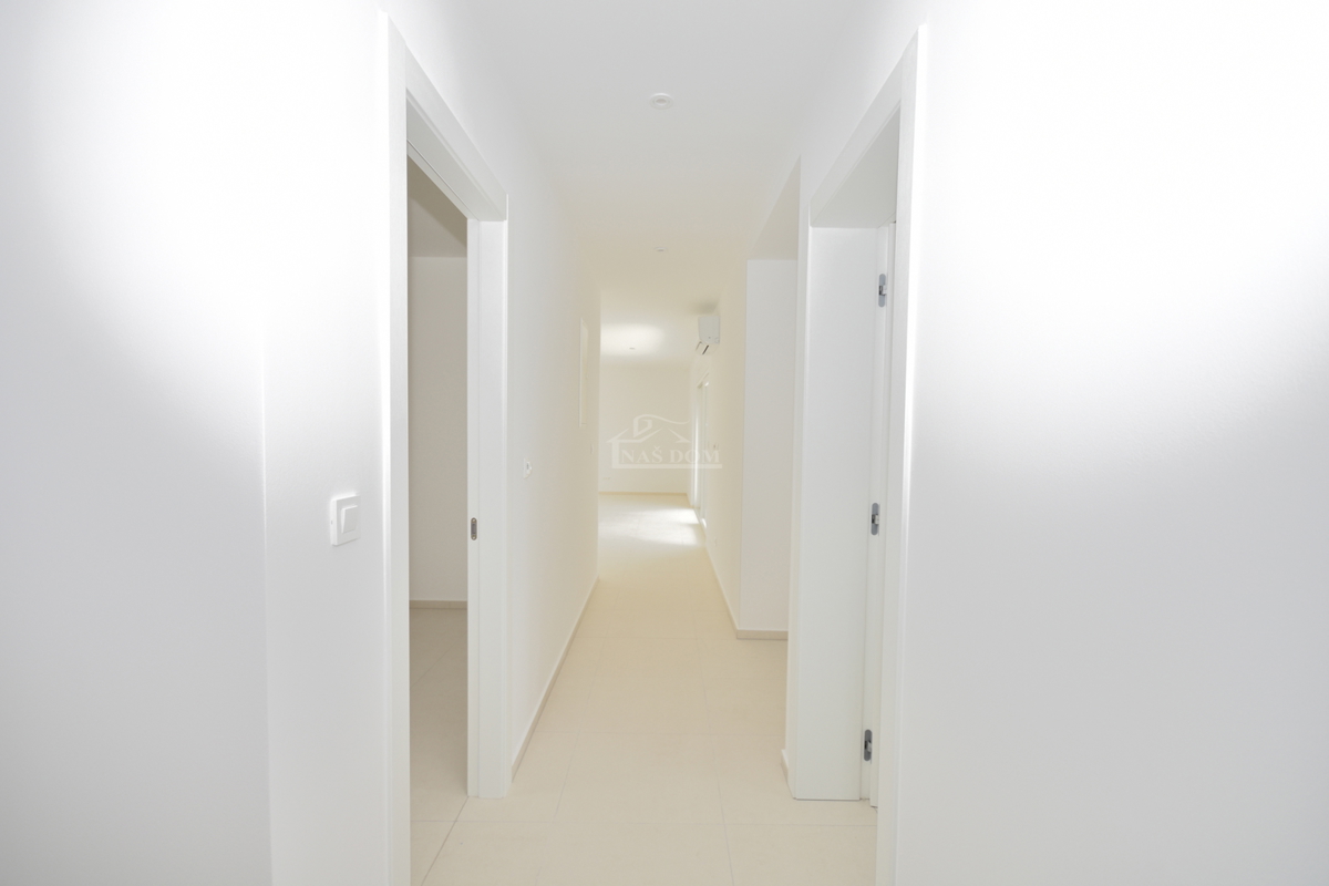 Vodice - Stanovanje S6 v drugem nadstropju, panoramski pogled na morje