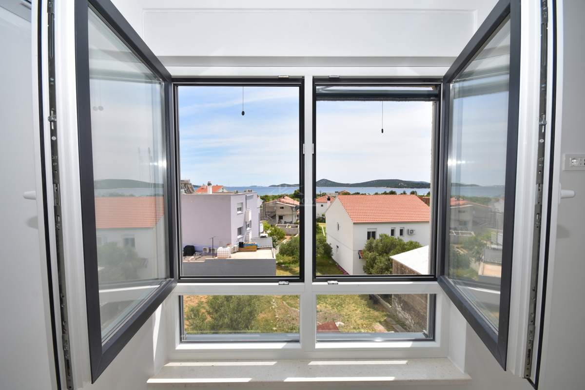 Vodice - Stanovanje S6 v drugem nadstropju, panoramski pogled na morje