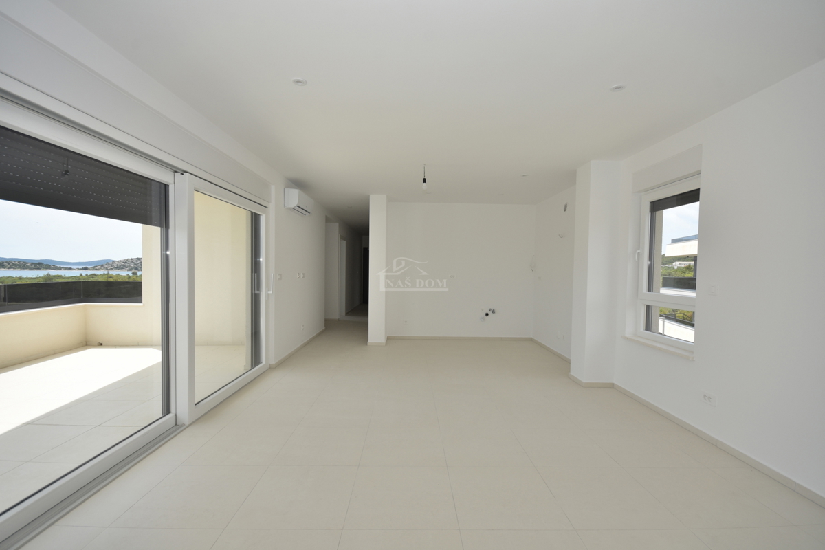 Vodice - Stanovanje S6 v drugem nadstropju, panoramski pogled na morje