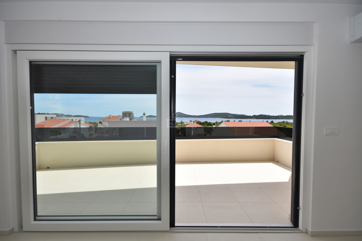 Vodice - Stanovanje S6 v drugem nadstropju, panoramski pogled na morje