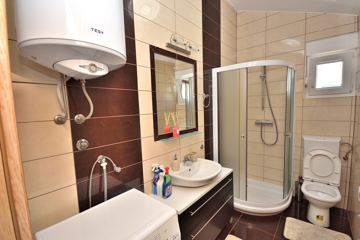 Vodice - Stanovanje z dvema spalnicama, 200 m od plaže