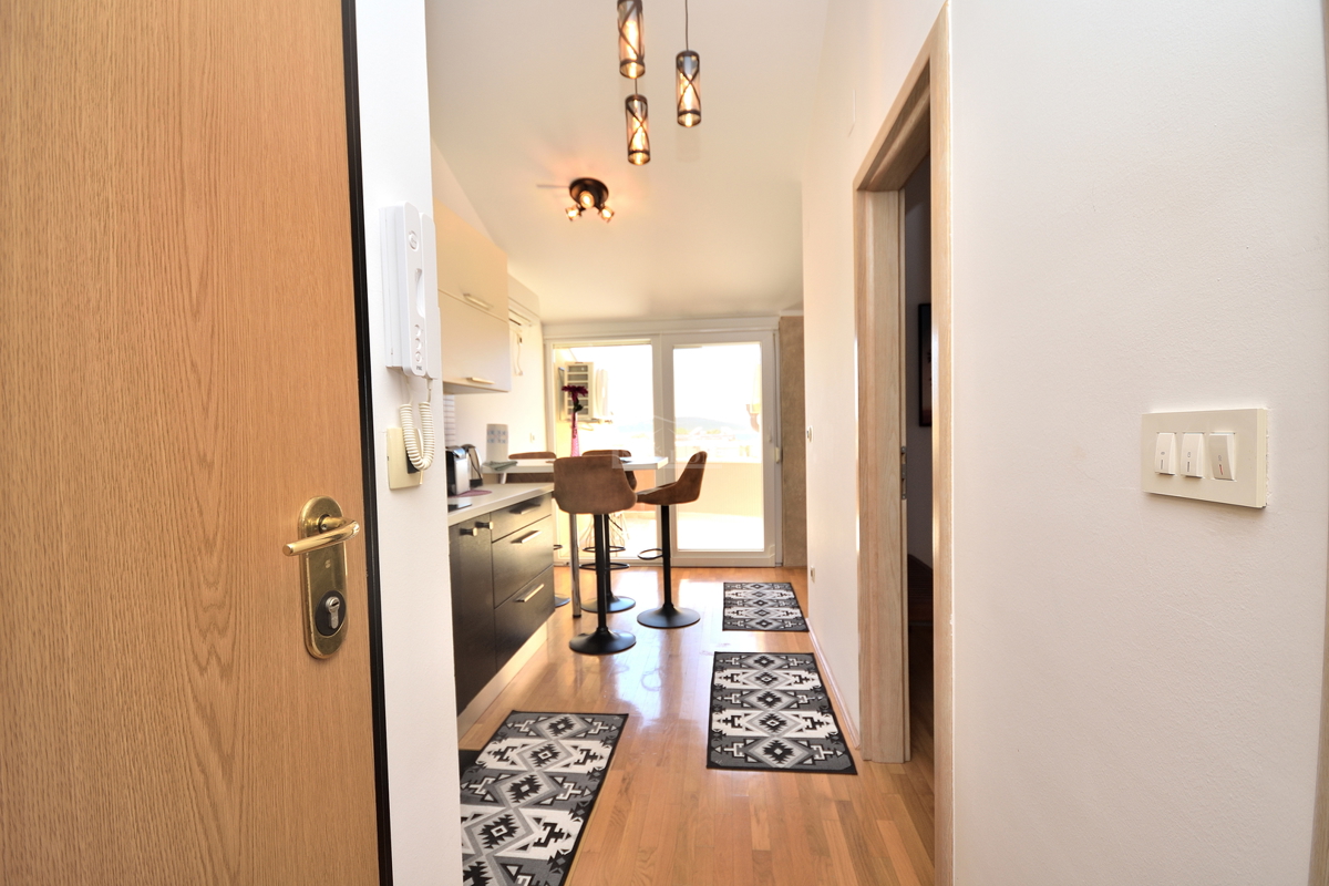 Vodice - Stanovanje z dvema spalnicama, 200 m od plaže