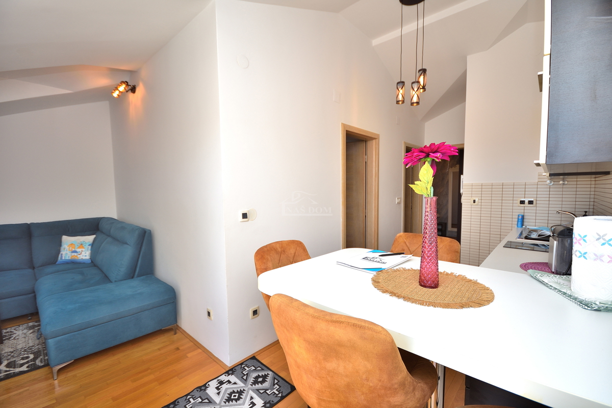 Vodice - Stanovanje z dvema spalnicama, 200 m od plaže