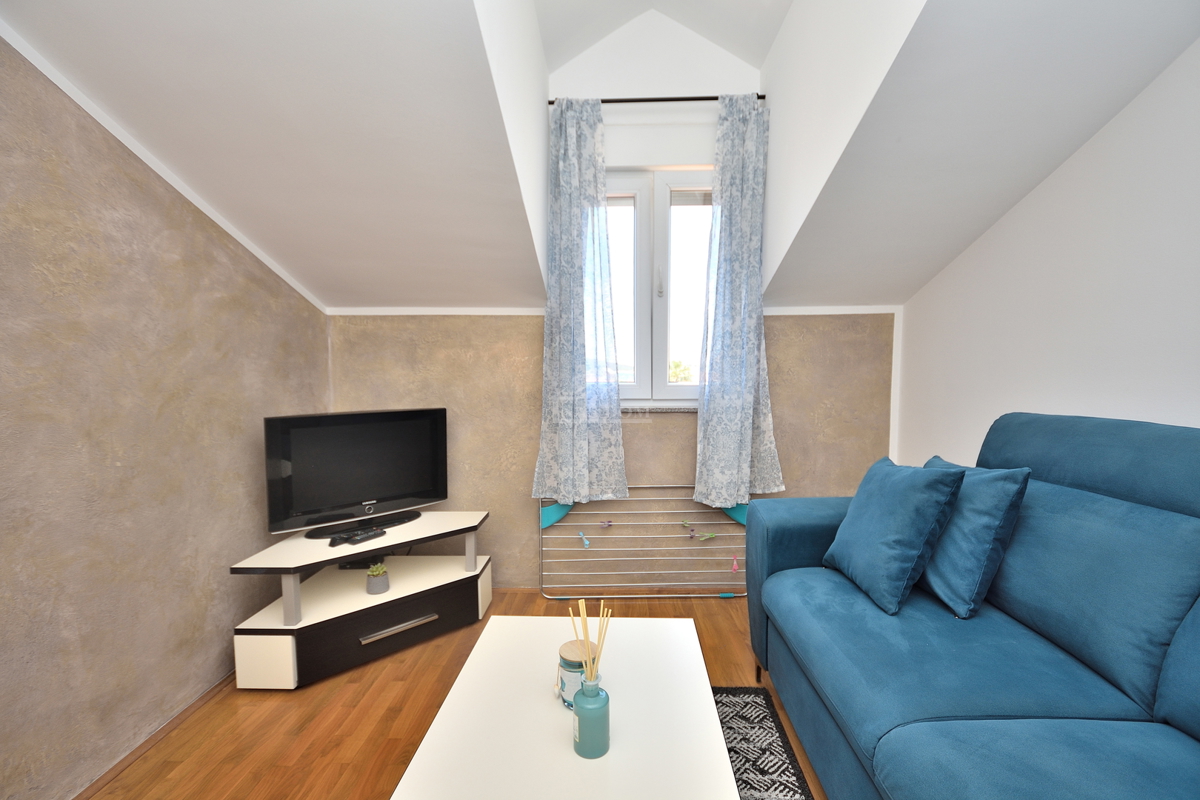 Vodice - Stanovanje z dvema spalnicama, 200 m od plaže