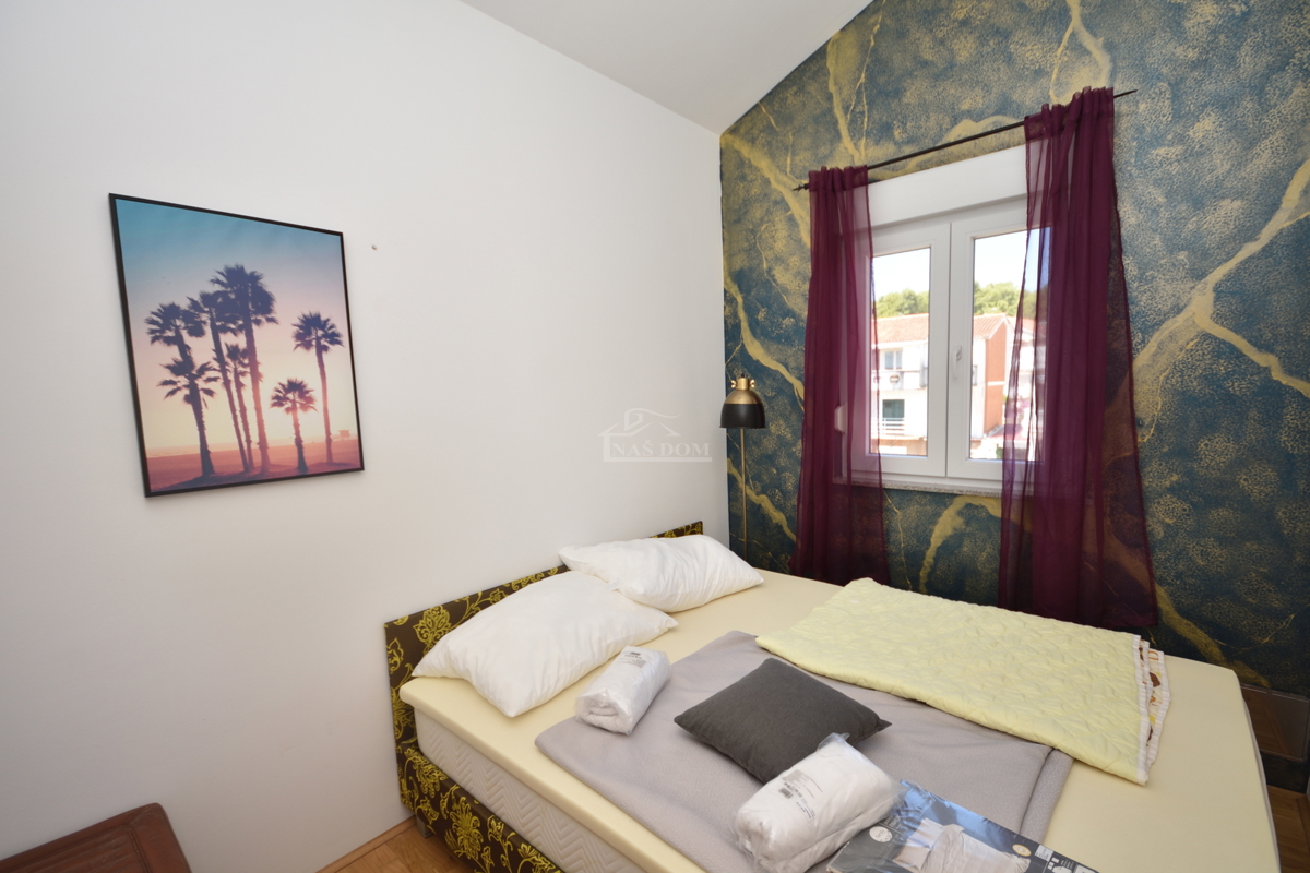 Vodice - Stanovanje z dvema spalnicama, 200 m od plaže