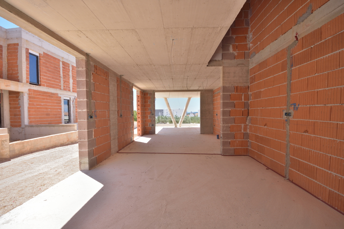 Vodice - Luksuzno dvonadstropno stanovanje S1 s bazenom in vrtom