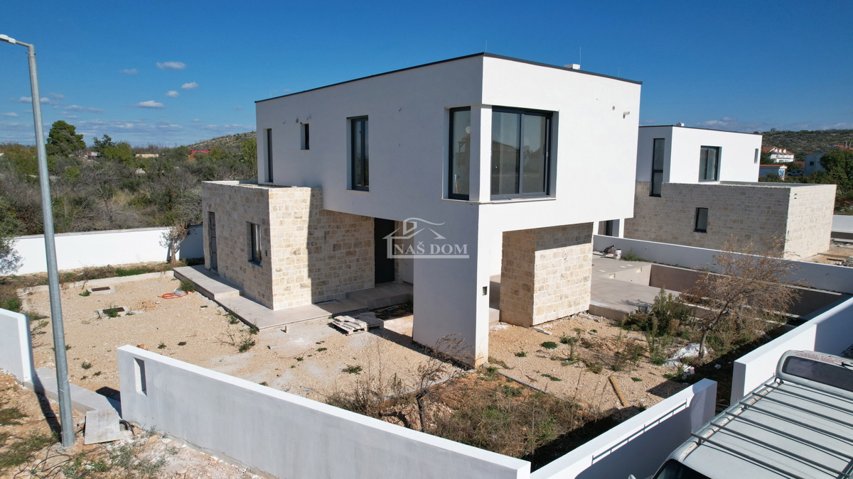 Zaton - NOVOGRADNJA kompleks štirih sodobnih luksuznih vil z bazeni