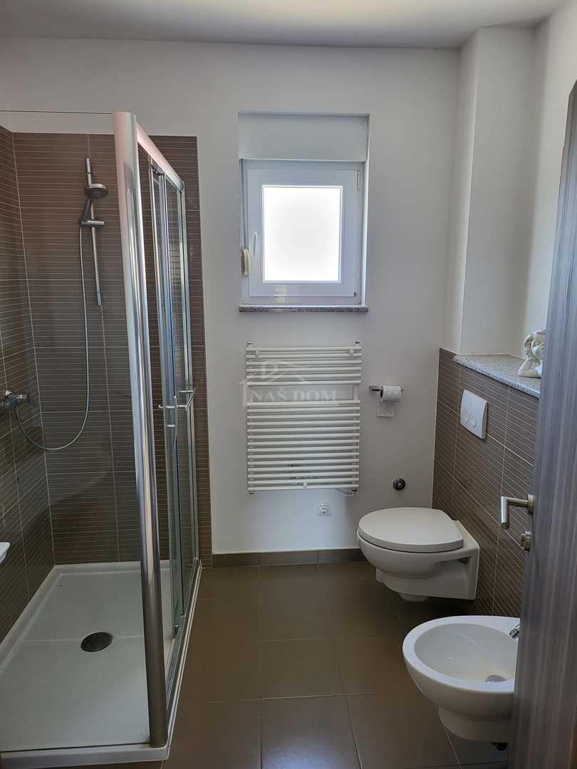 BIOGRAD, Donja Jagodna - vila z bazenom, pogled na naravo