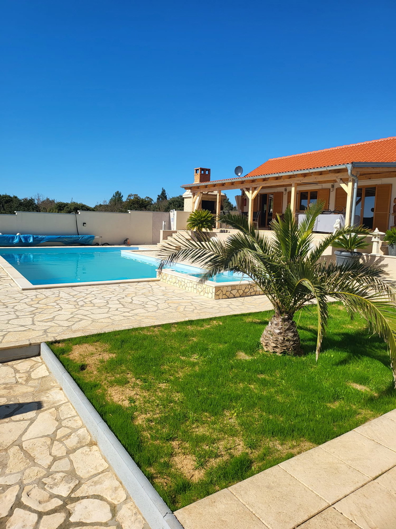 BIOGRAD, Donja Jagodna - vila z bazenom, pogled na naravo