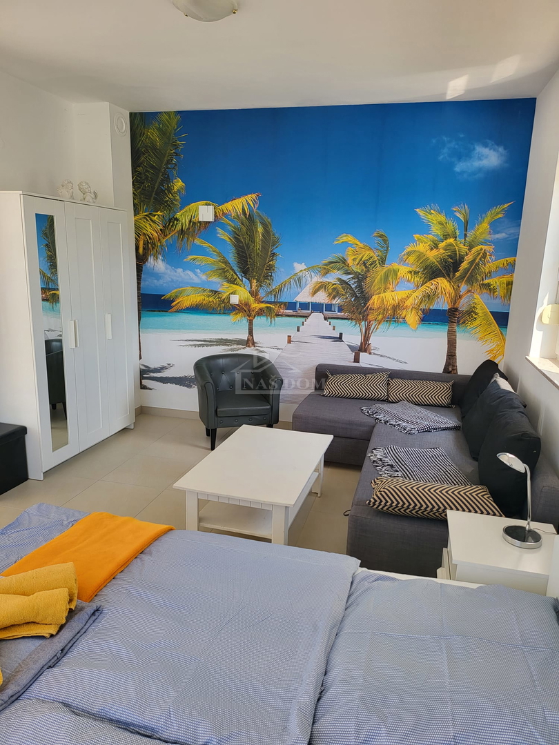 BIOGRAD, Donja Jagodna - vila z bazenom, pogled na naravo