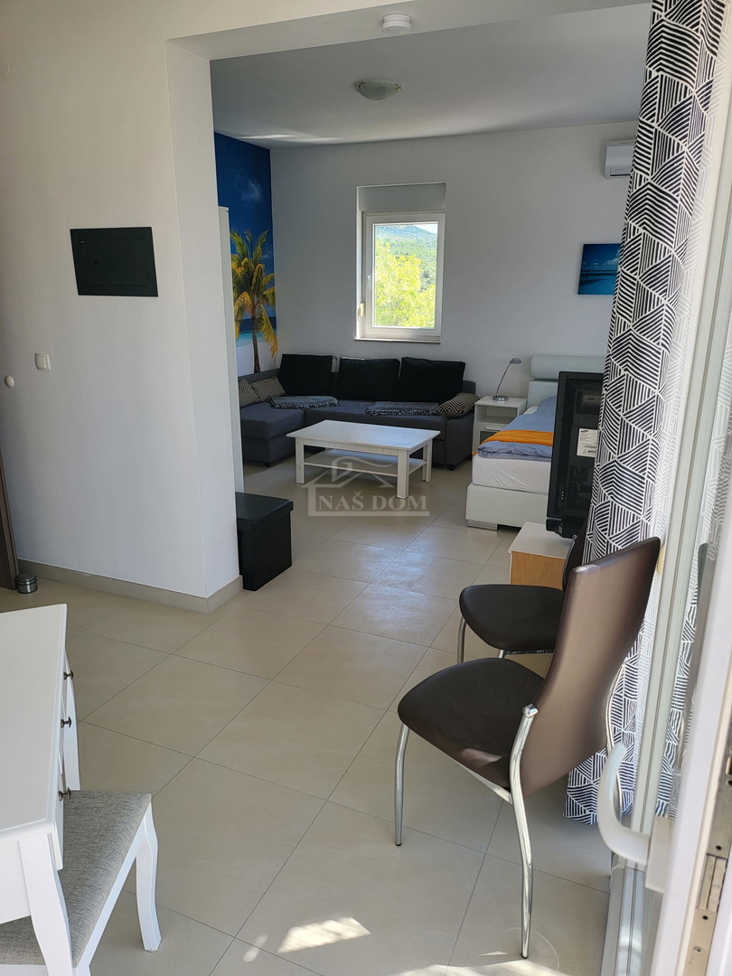 BIOGRAD, Donja Jagodna - vila z bazenom, pogled na naravo