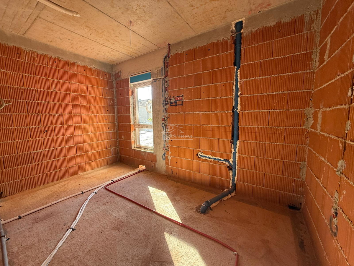 Vodice - NOVOGRADNJA - S2 stanovanje v pritličju z vrtom