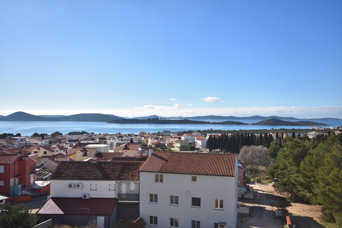 Vodice - Luksuzno stanovanje S9 z dvema spalnicama, dvigalo, pogled na morje, drugo nadstropje