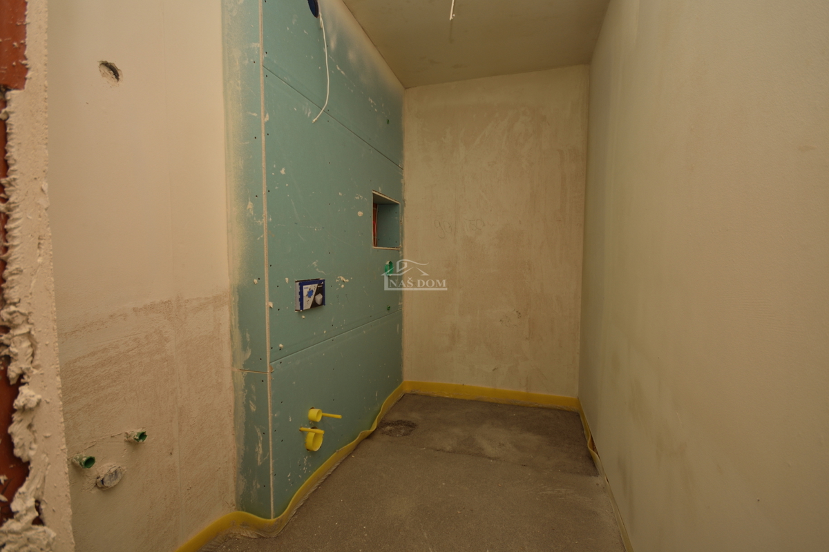 Vodice - Luksuzno stanovanje S9 z dvema spalnicama, dvigalo, pogled na morje, drugo nadstropje