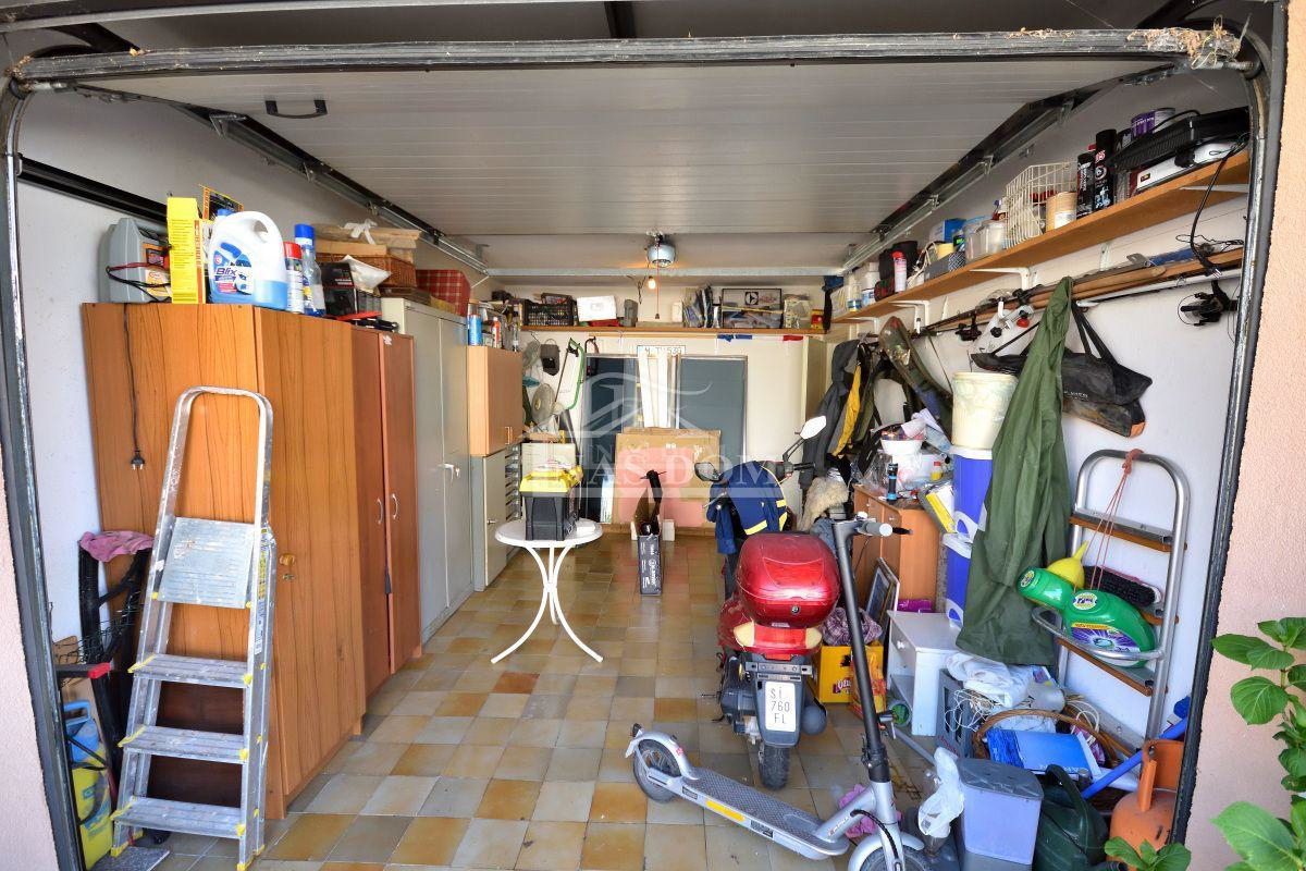 Tribunj - Hiša s 7 apartmaji na super lokaciji