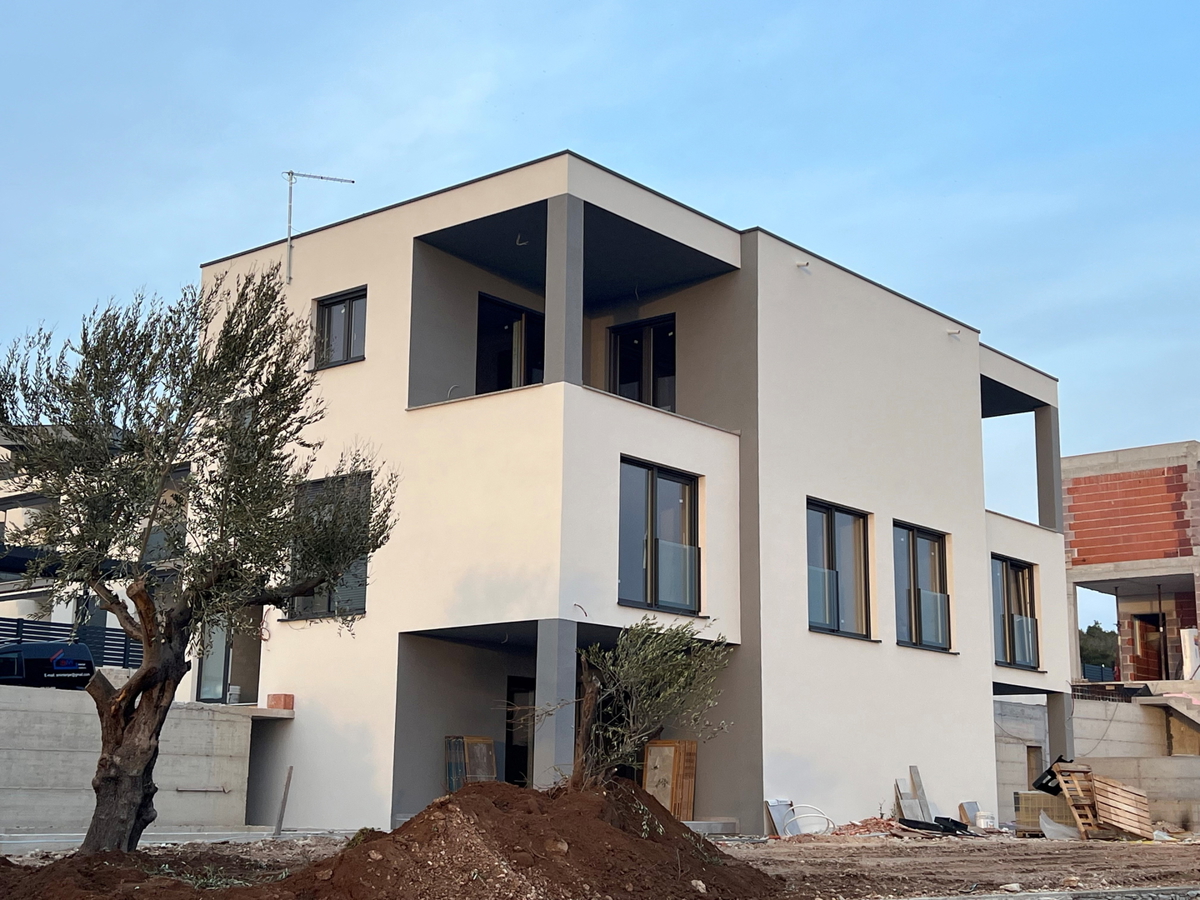 Vodice - Luksuzna dvojna kuća S1 s bazenom in pogledom na morje