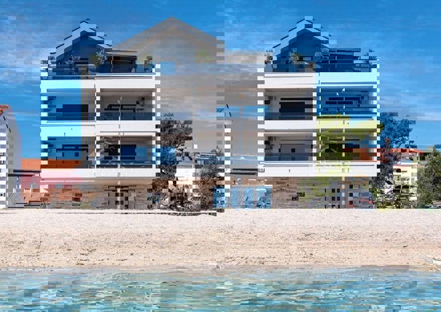Vodice, Srima - **FIRST LINE TO THE SEA** apartment with garden
