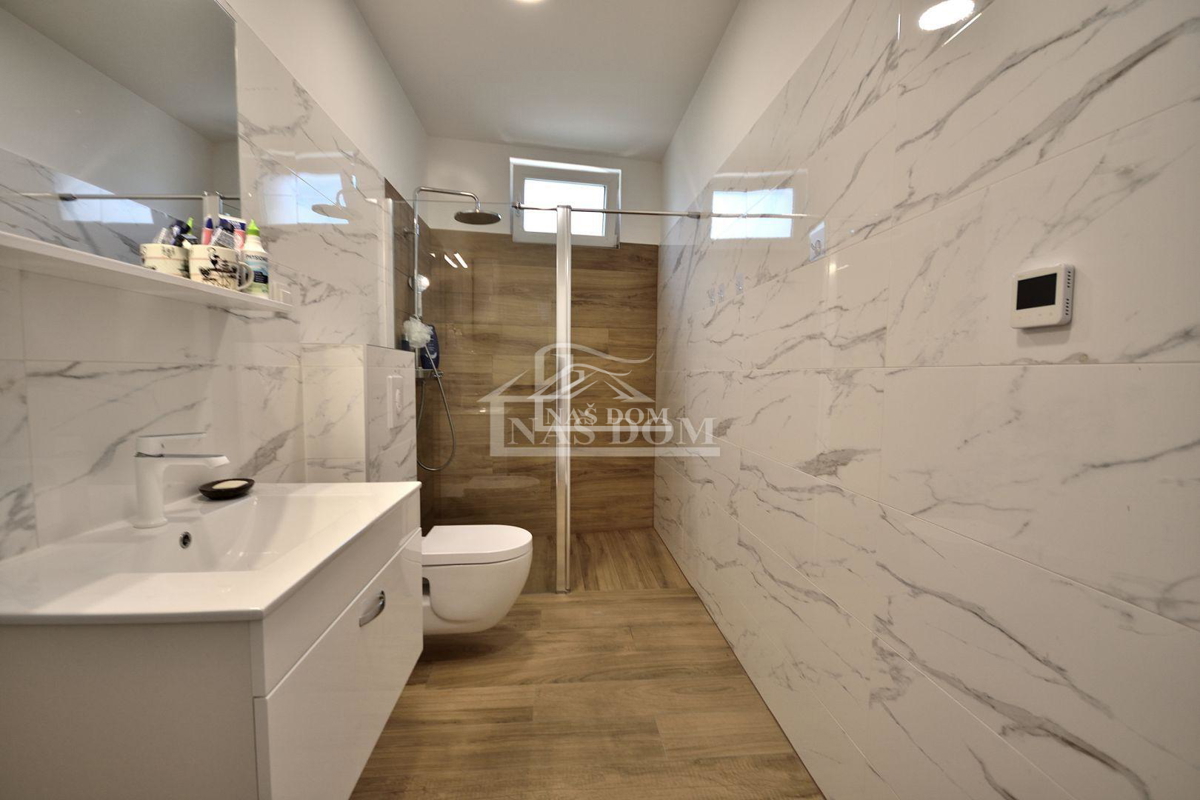 Vodice, Srima - **FIRST LINE TO THE SEA** apartment with garden