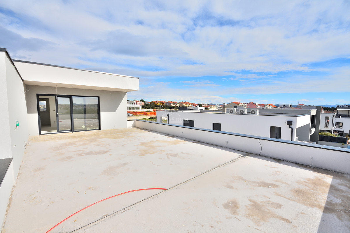 Vodice - S4 dvonadstropno stanovanje z razgledom na morje