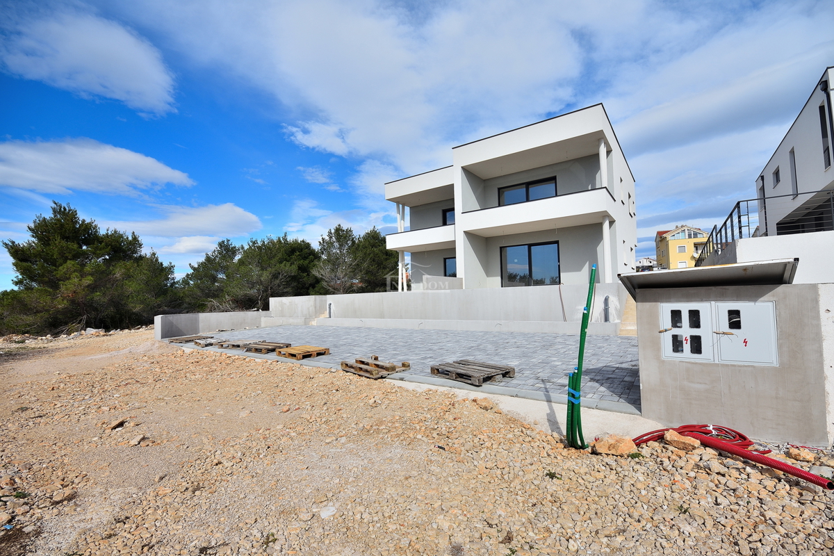 Vodice - S4 dvonadstropno stanovanje z razgledom na morje