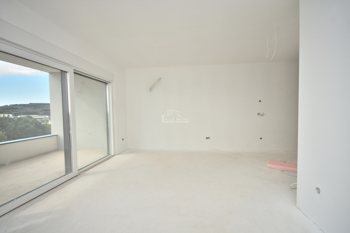 Vodice - S4 dvonadstropno stanovanje z razgledom na morje