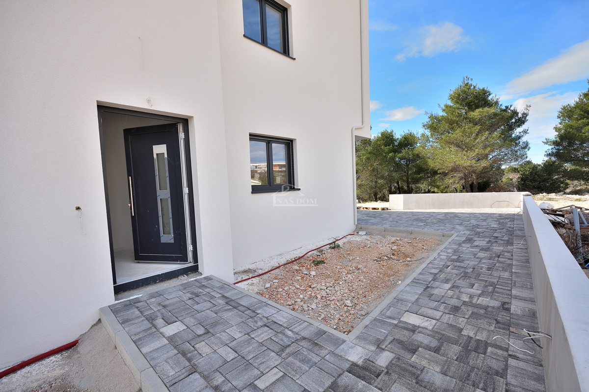 Vodice - S4 dvonadstropno stanovanje z razgledom na morje