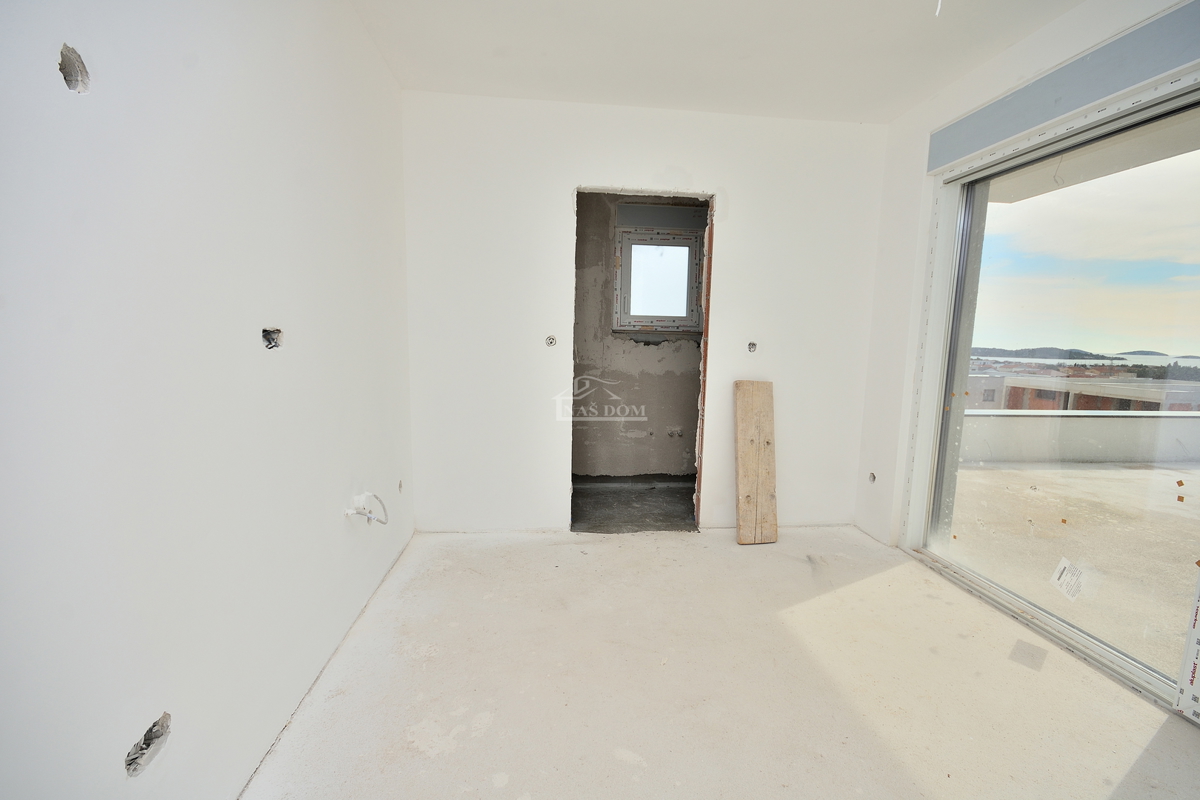 Vodice - S4 dvonadstropno stanovanje z razgledom na morje