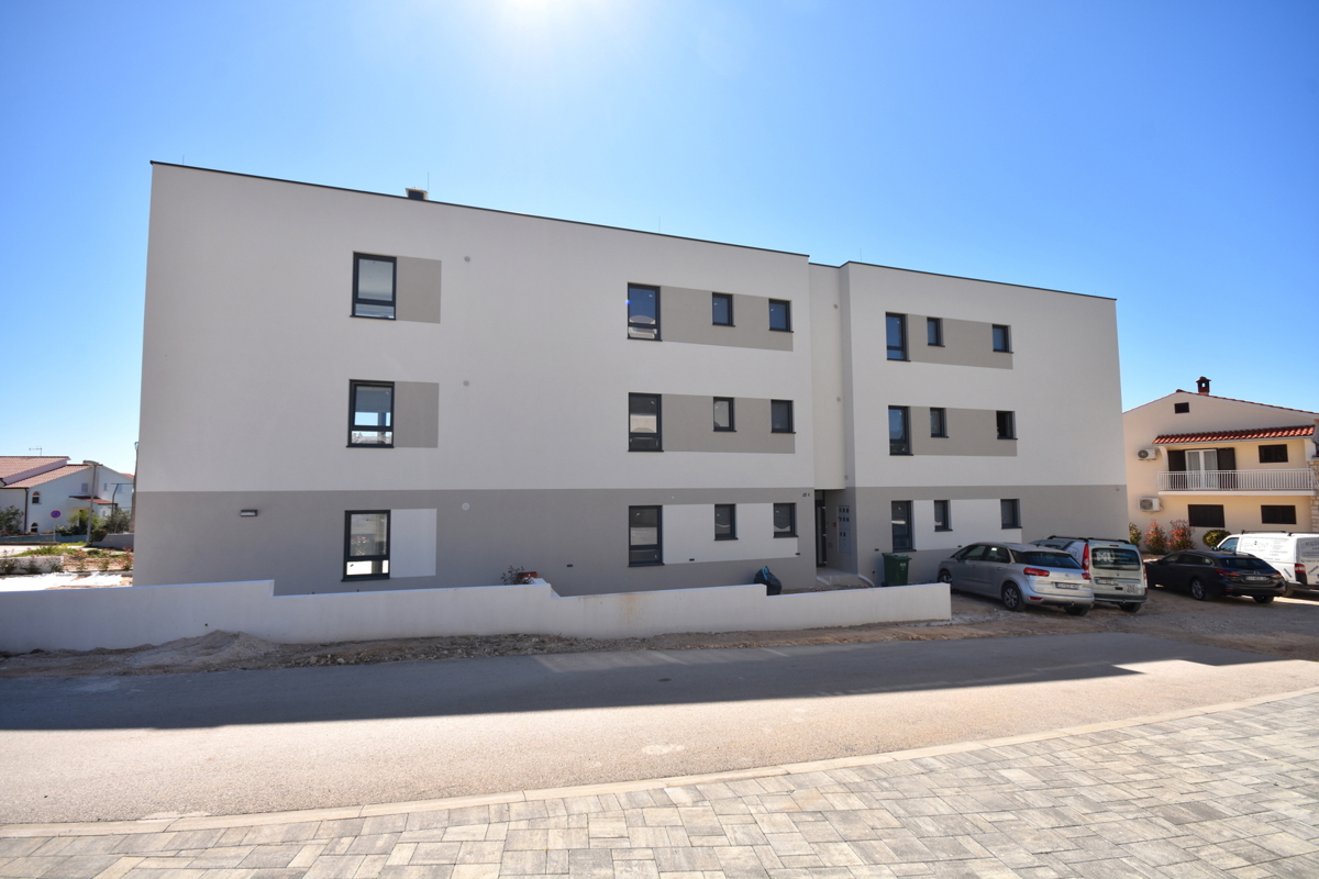 Vodice - Stan S4, I. nadstropje, 350m od plaže, pogled na morje