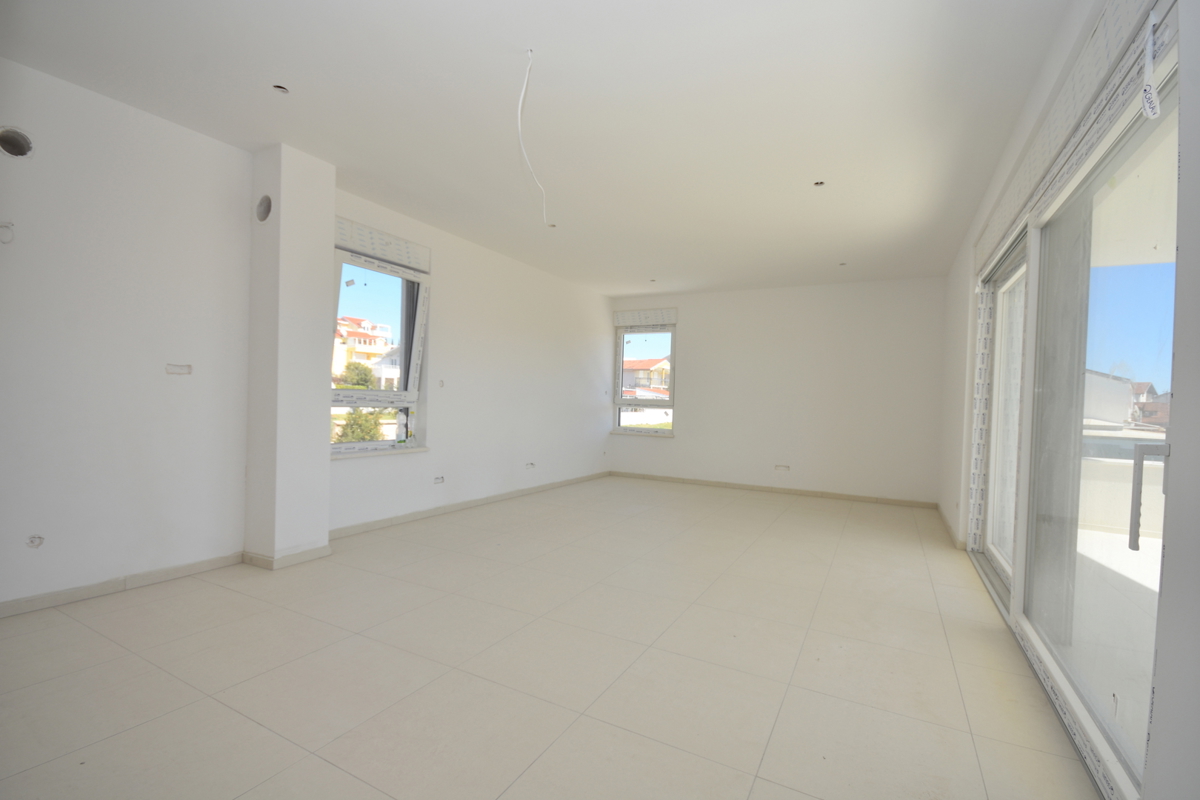 Vodice - Stan S4, I. nadstropje, 350m od plaže, pogled na morje