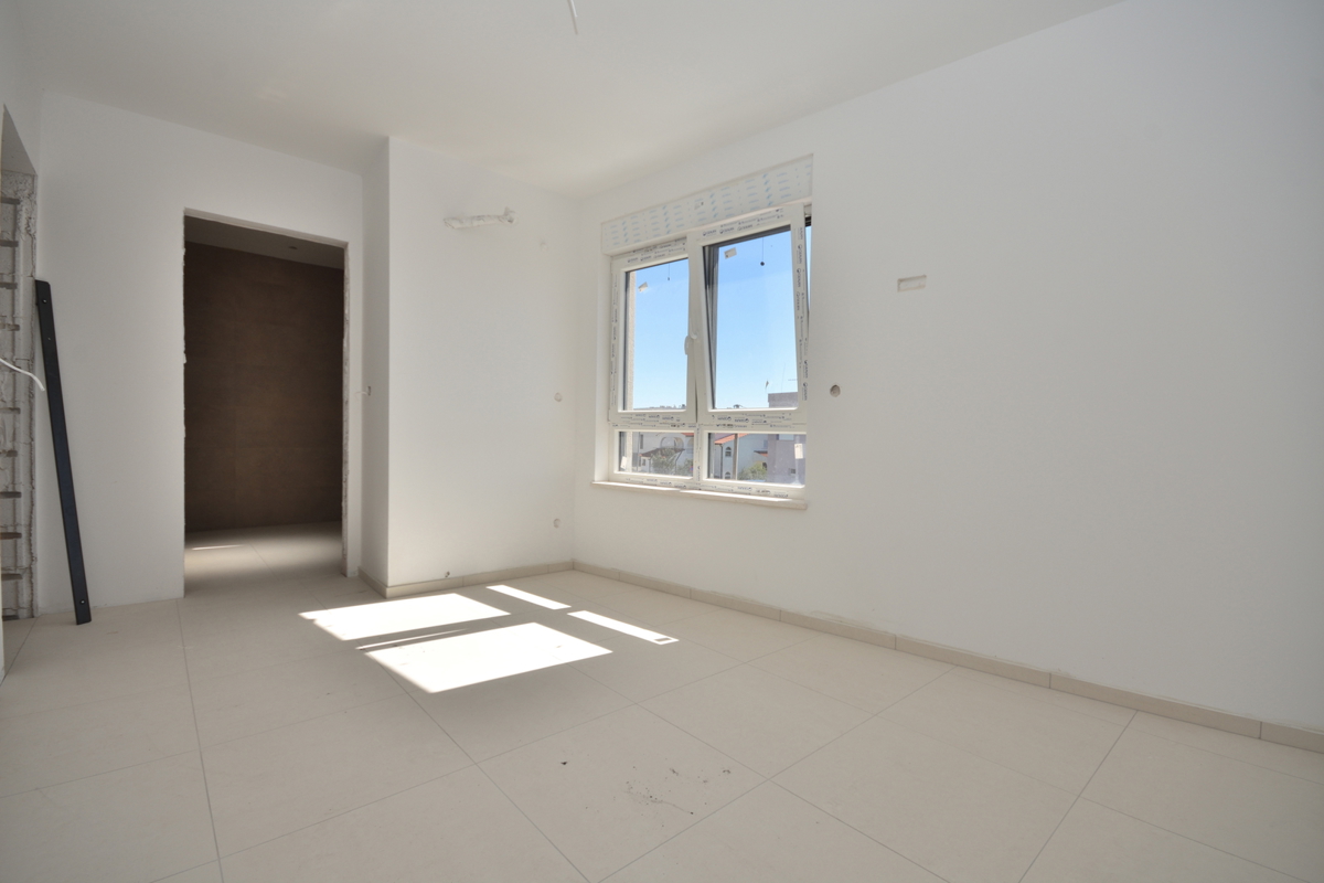Vodice - Stan S4, I. nadstropje, 350m od plaže, pogled na morje