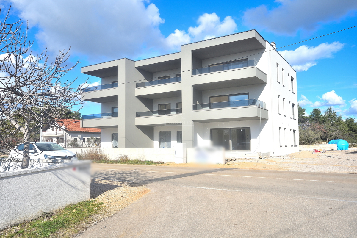 Vodice, Srima - A-S3 stanovanje 3S+DB, 300 m od plaže