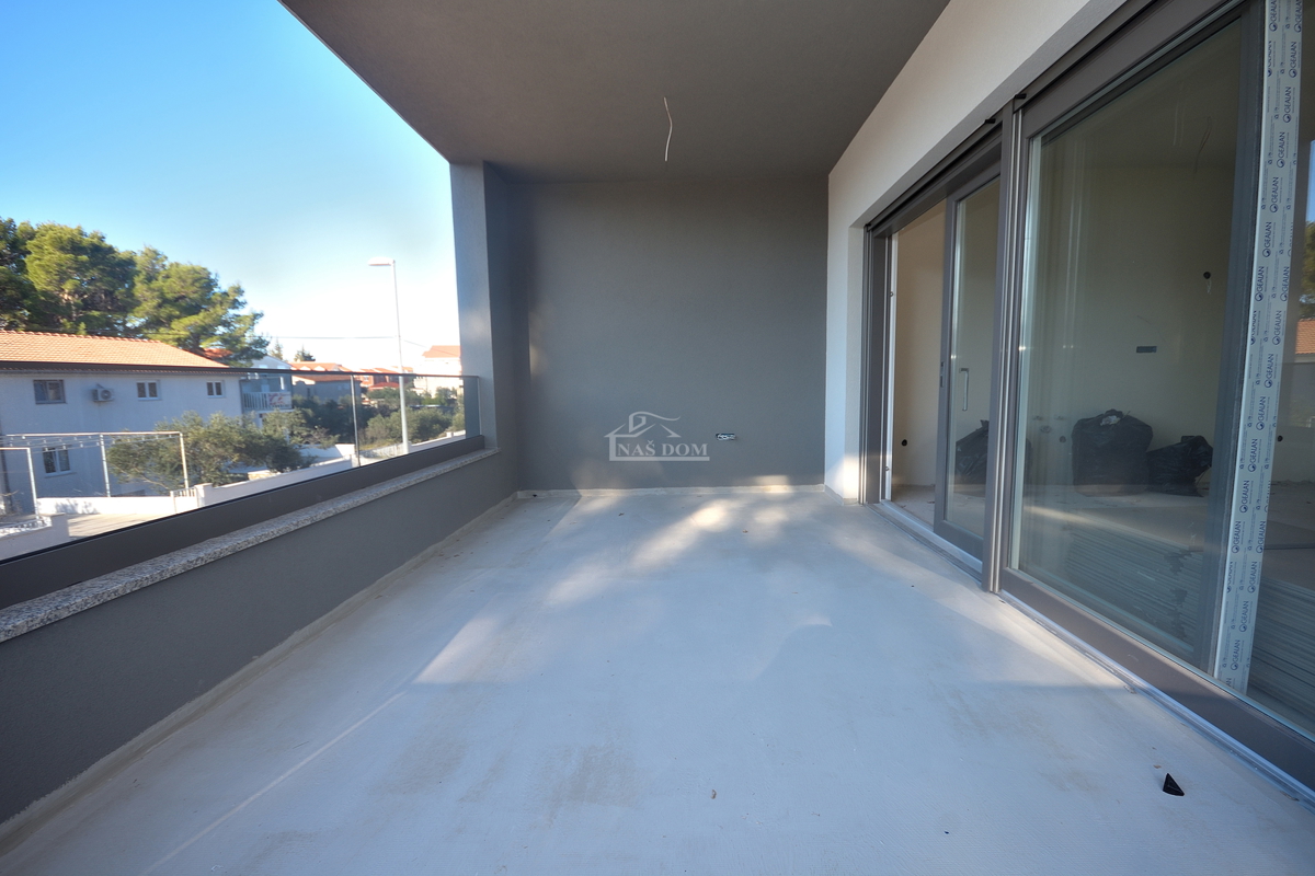 Vodice, Srima - A-S3 stanovanje 3S+DB, 300 m od plaže