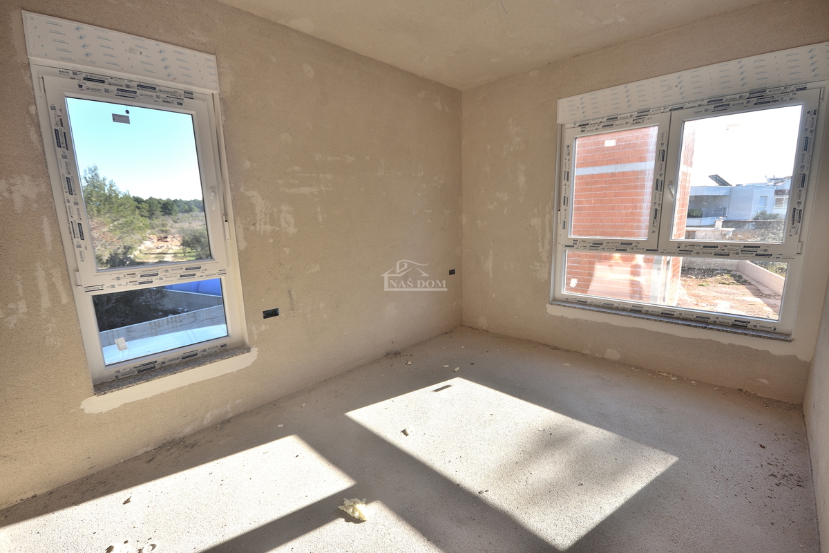 Vodice, Srima - A-S3 stanovanje 3S+DB, 300 m od plaže