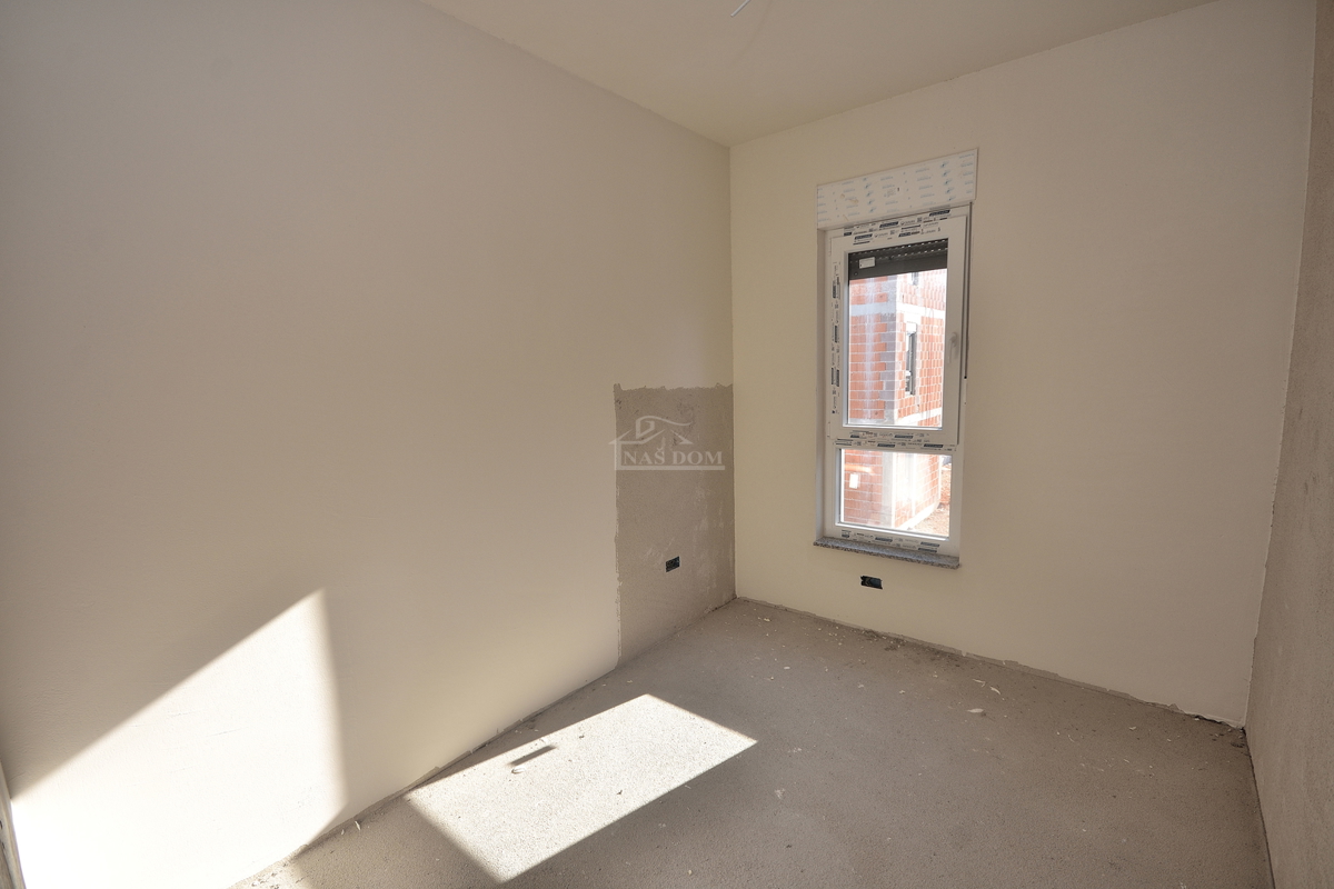 Vodice, Srima - A-S3 stanovanje 3S+DB, 300 m od plaže