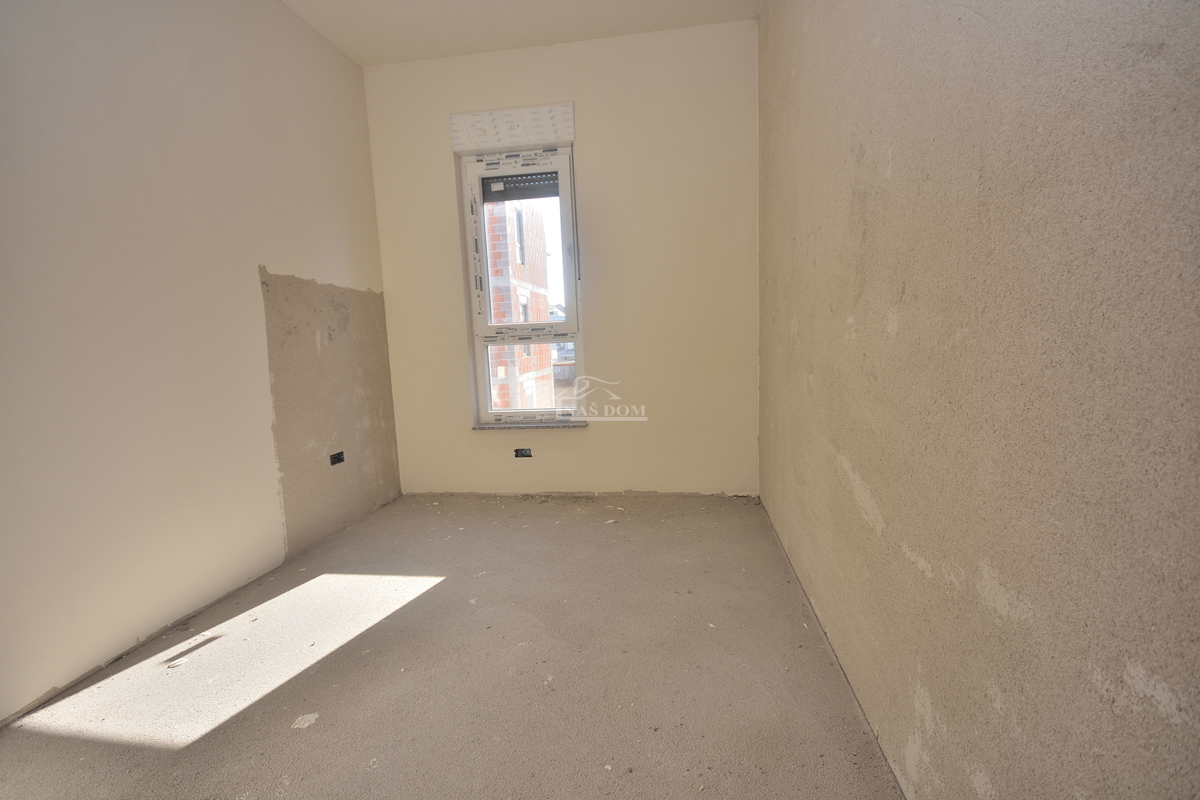 Vodice, Srima - A-S3 stanovanje 3S+DB, 300 m od plaže