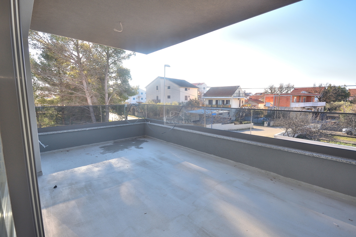 Vodice, Srima - A-S3 stanovanje 3S+DB, 300 m od plaže