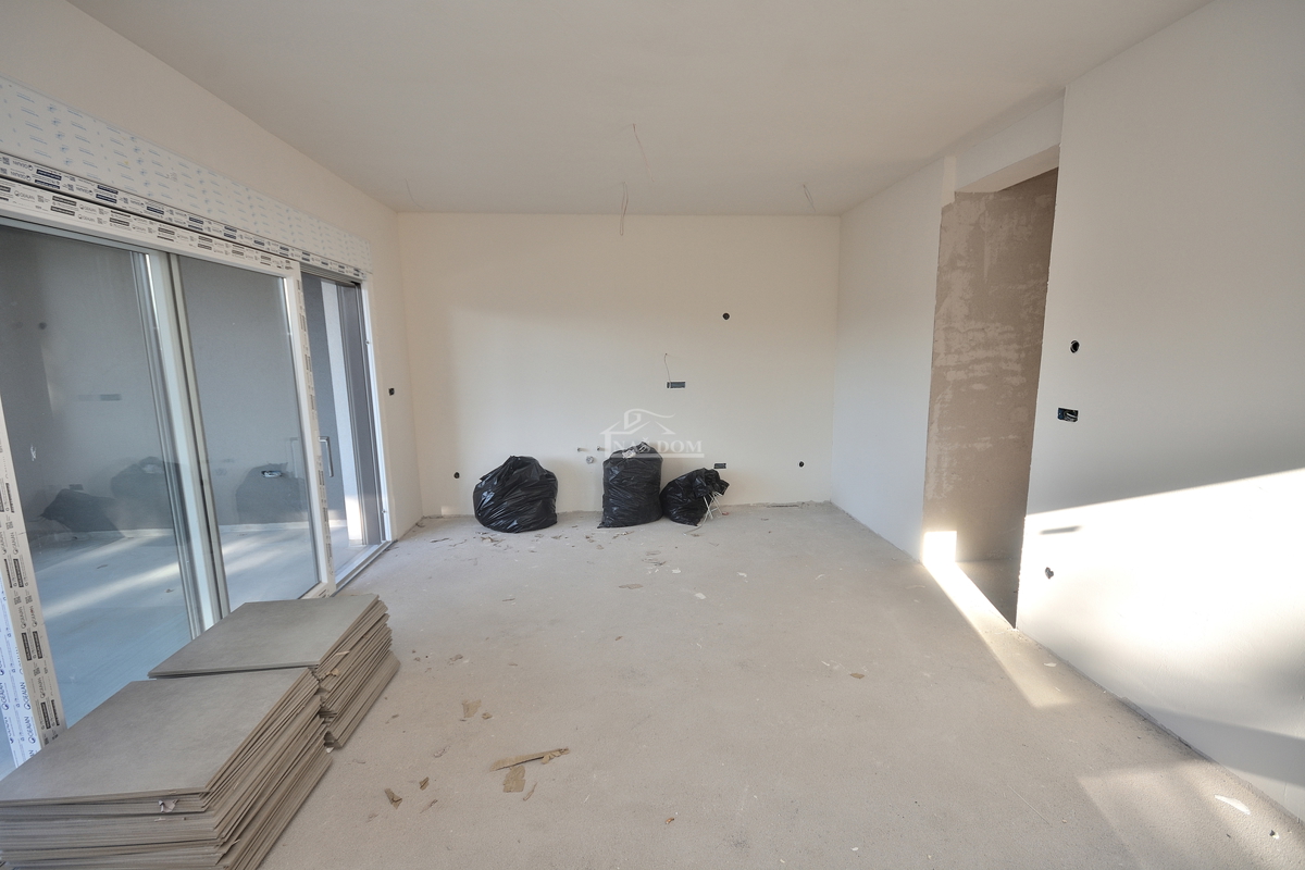 Vodice, Srima - A-S3 stanovanje 3S+DB, 300 m od plaže