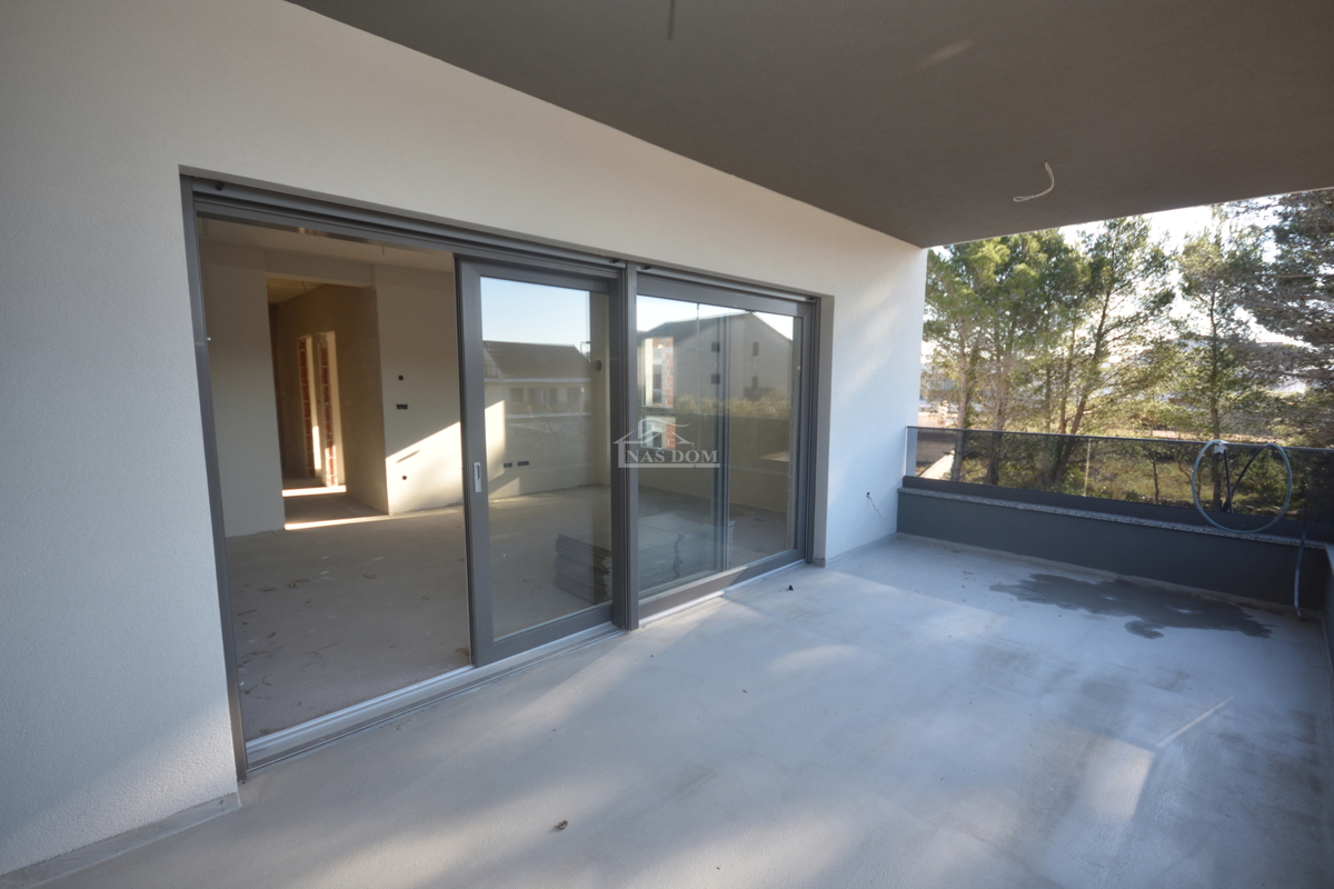 Vodice, Srima - A-S3 stanovanje 3S+DB, 300 m od plaže