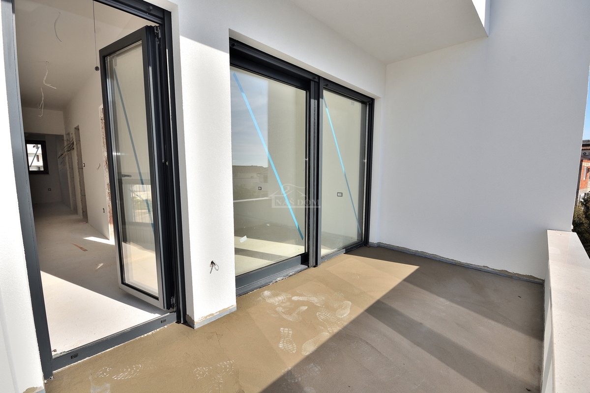 Vodice-*NOVOGRADNJA* S2 dvojna kuća 550m od plaže