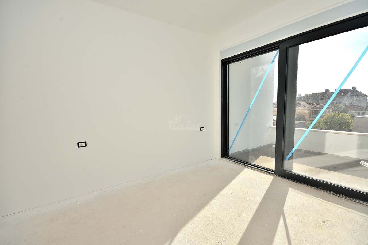 Vodice-*NOVOGRADNJA* S2 dvojna kuća 550m od plaže