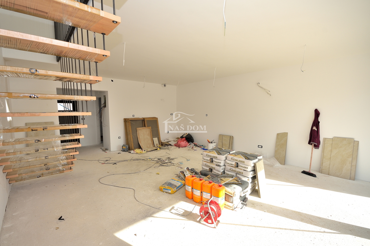 Vodice-*NOVOGRADNJA* S2 dvojna kuća 550m od plaže