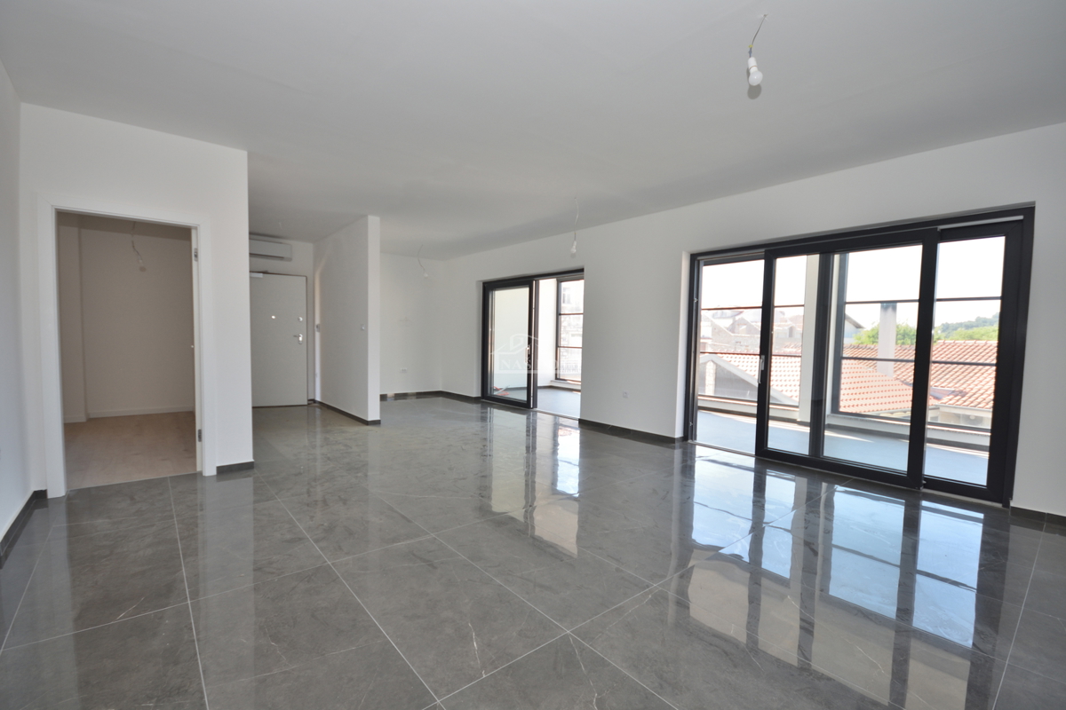 Tribunj, Sovlje - Luksuzno stanovanje S3, le 50 m od morja