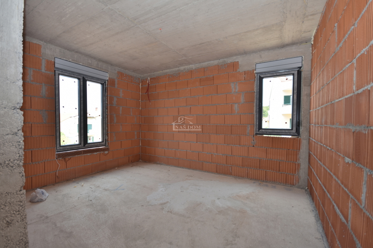 Brodarica - Stan S1 v pritličju, z vrtom in pogledom na morje