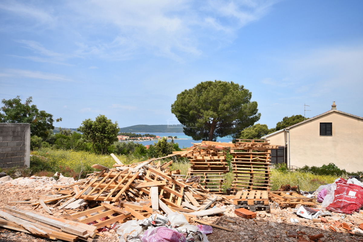Brodarica - Stan S1 v pritličju, z vrtom in pogledom na morje