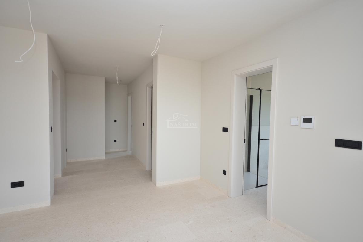 Tribunj - Stanovanje S6 z odprtim pogledom na morje, 400 m od plaže