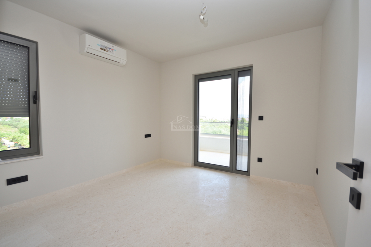 Tribunj - Stanovanje S6 z odprtim pogledom na morje, 400 m od plaže