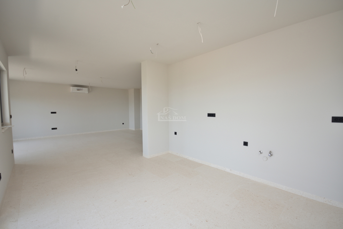 Tribunj - Stanovanje S6 z odprtim pogledom na morje, 400 m od plaže