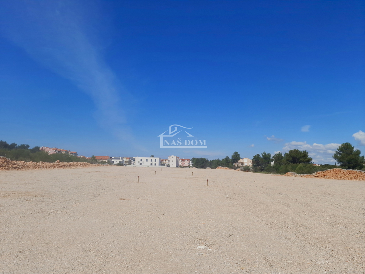 Vodice, Srima - gradbeno zemljišče 400 m od plaže