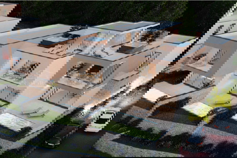 Vodice - NOVOGRADNJA S2 stanovanje s bazenom, pogled na morje