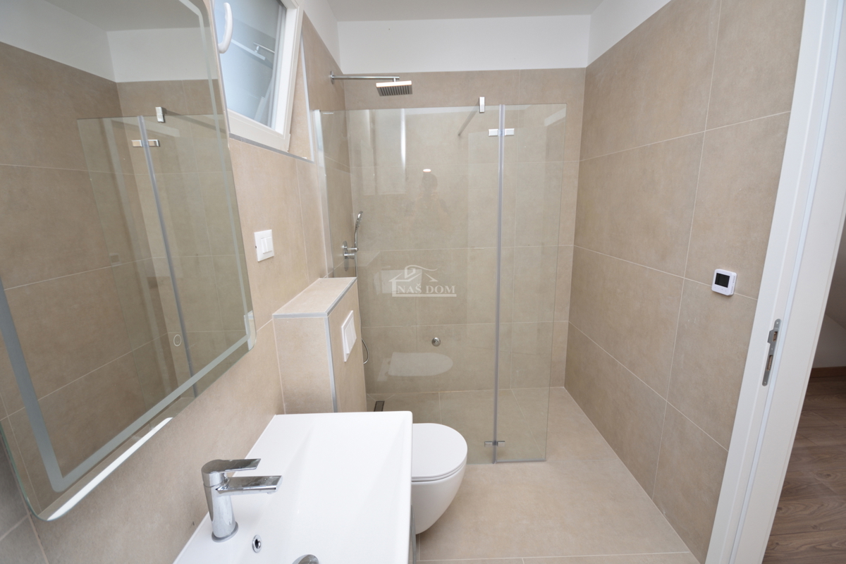 Vodice - Luksuzna hiša S1 le 150 m od plaže